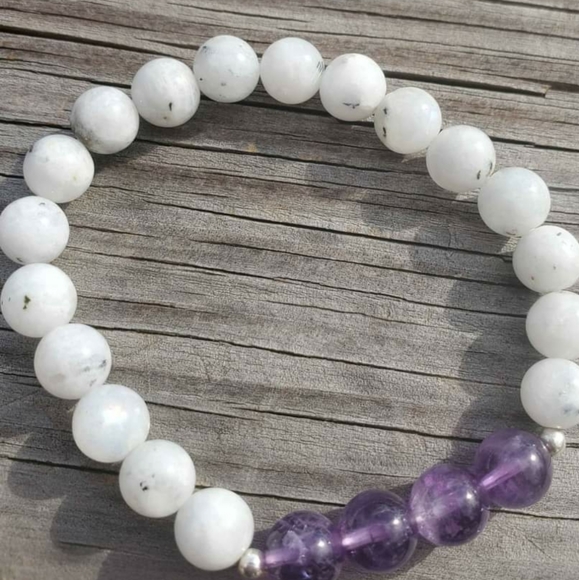 Rainbow Moonstone & Amethyst Bead Bracelet - Picture 6 of 7